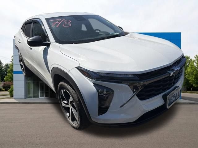 2024 Chevrolet Trax 1RS in Summit White — front three-quarter view