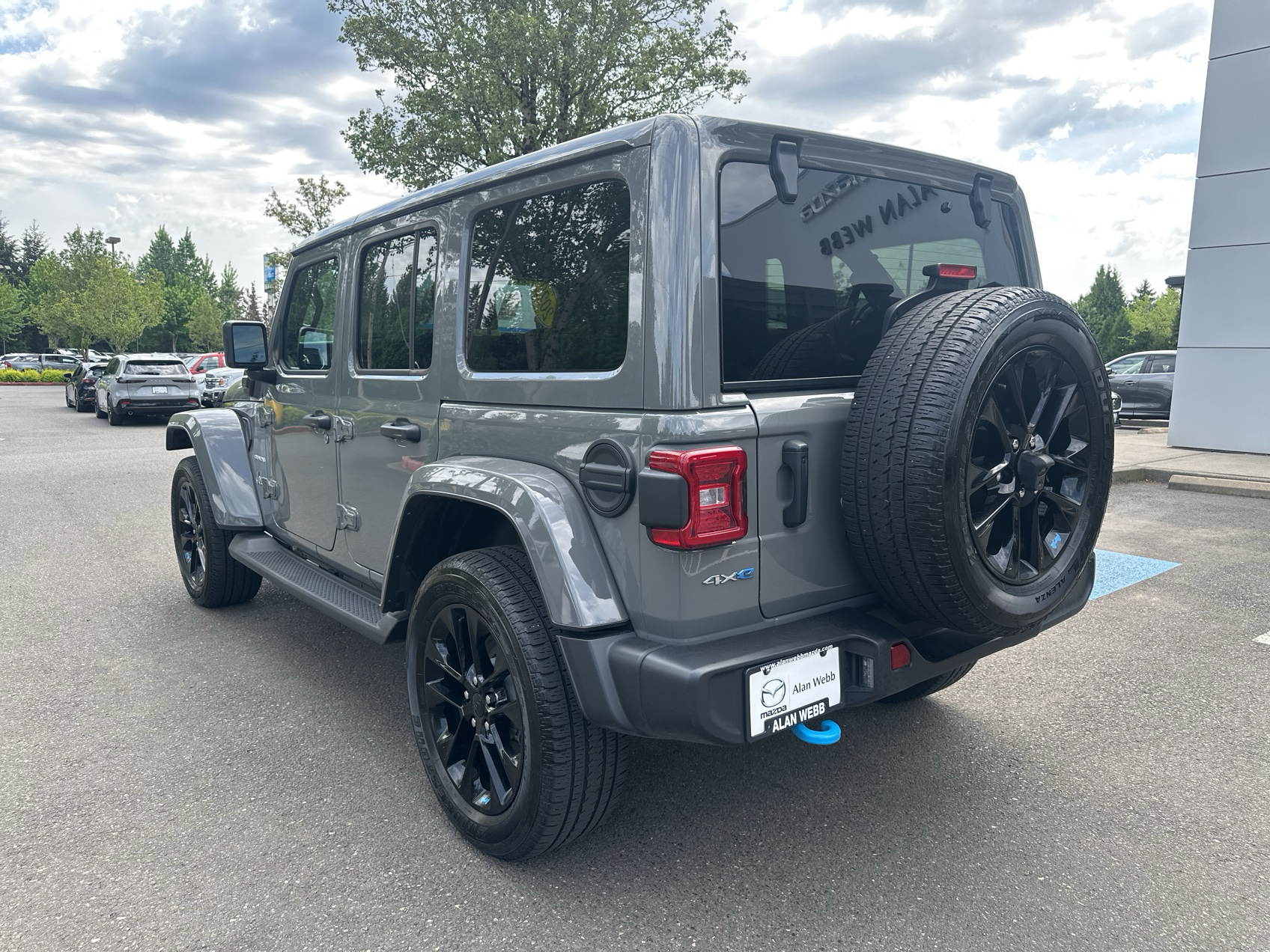 2022 Jeep Wrangler — side profile view