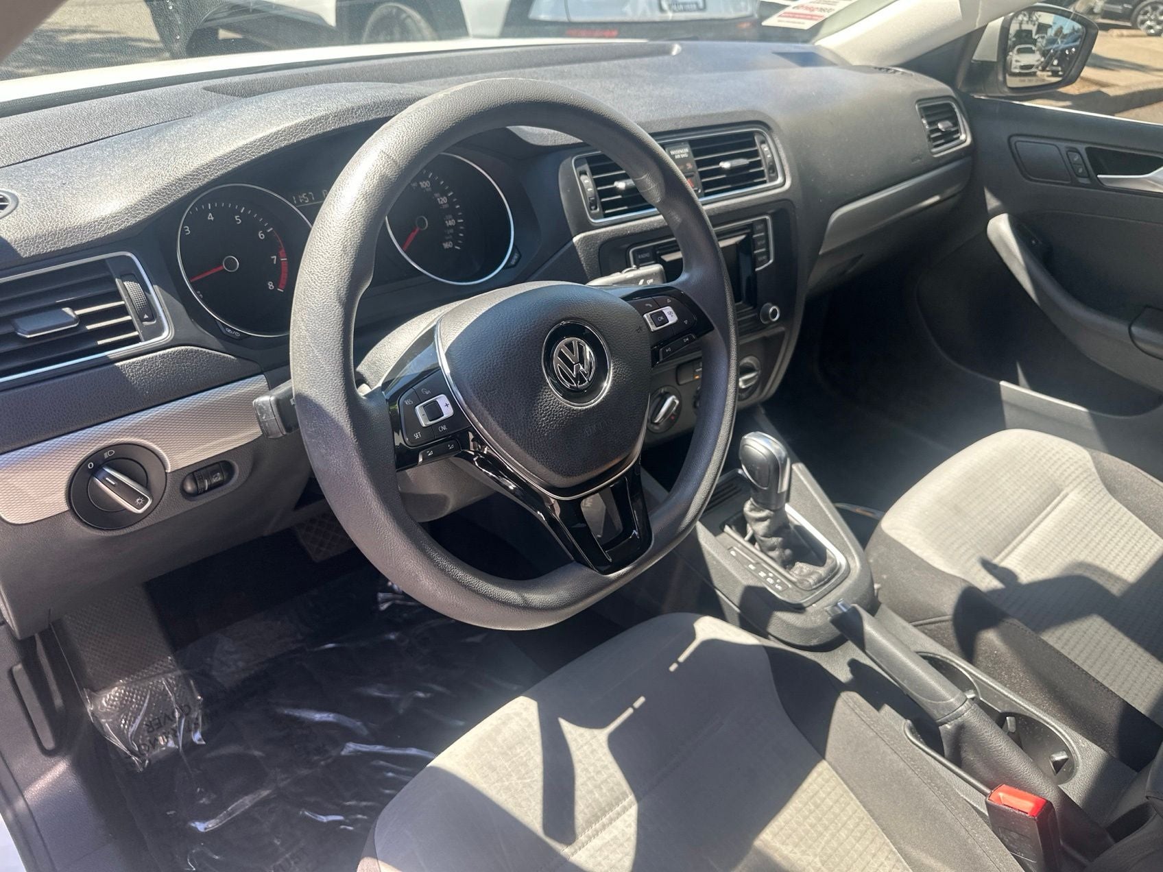 2017 Volkswagen Jetta — detail view