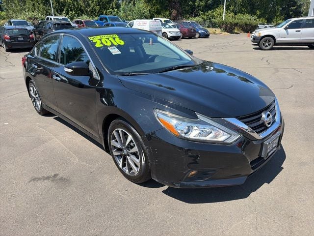 2016 Nissan Altima 2.5 SL in Super Black Clearcoat — front three-quarter view
